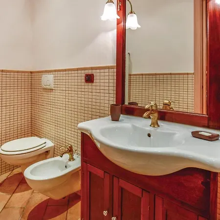2 Bedroom Beautiful In Rg Dom wakacyjny *