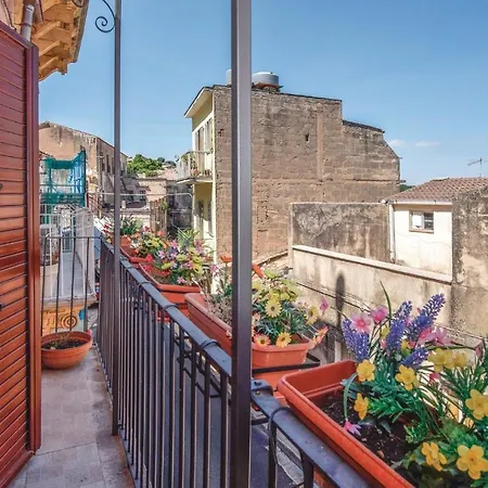 Dom wakacyjny 2 Bedroom Beautiful In Rg